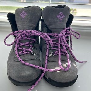 Columbia Newton Ridge Waterproof hiking boots, women’s 6.5